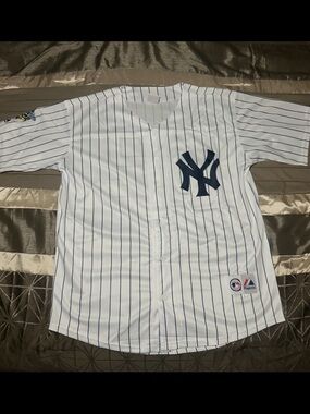 Derek Jeter NY Yankees Jersey #2 NWT